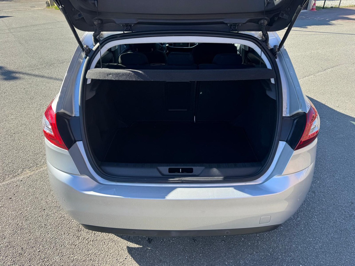 Peugeot 308 1.6 Blue-Hdi 120cv Allure - Garantie - première Main