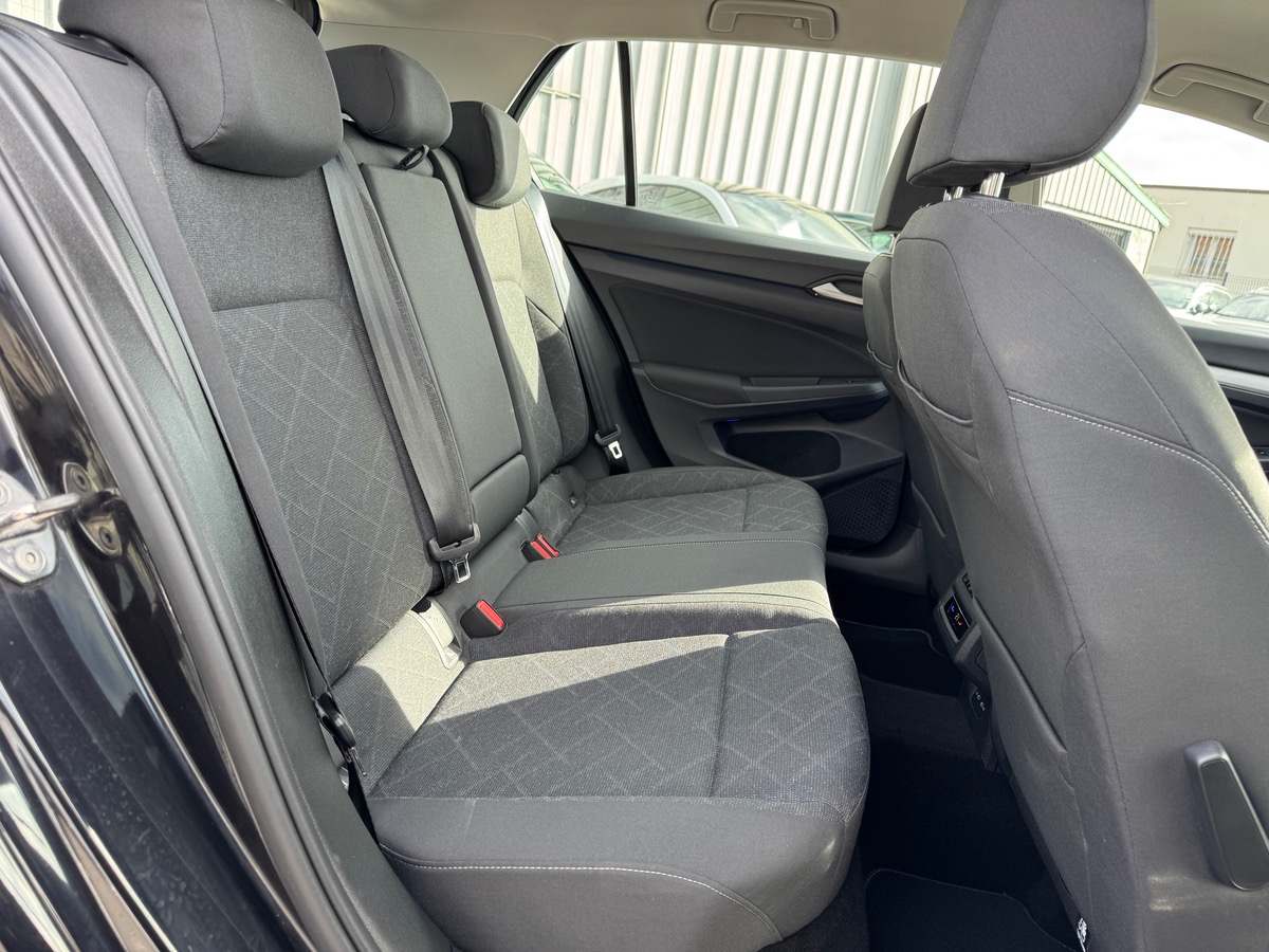 Volkswagen Golf 1.0 eTSI 110 DSG7 Life Business