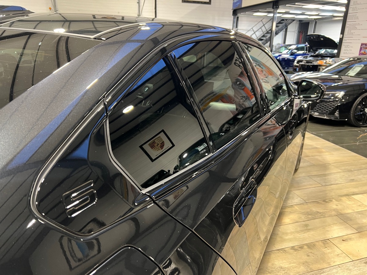 Bmw i5 M60 XDRIVE40 601 BERLINE - 990KM NEUVE / TVA RECUPERABLE g