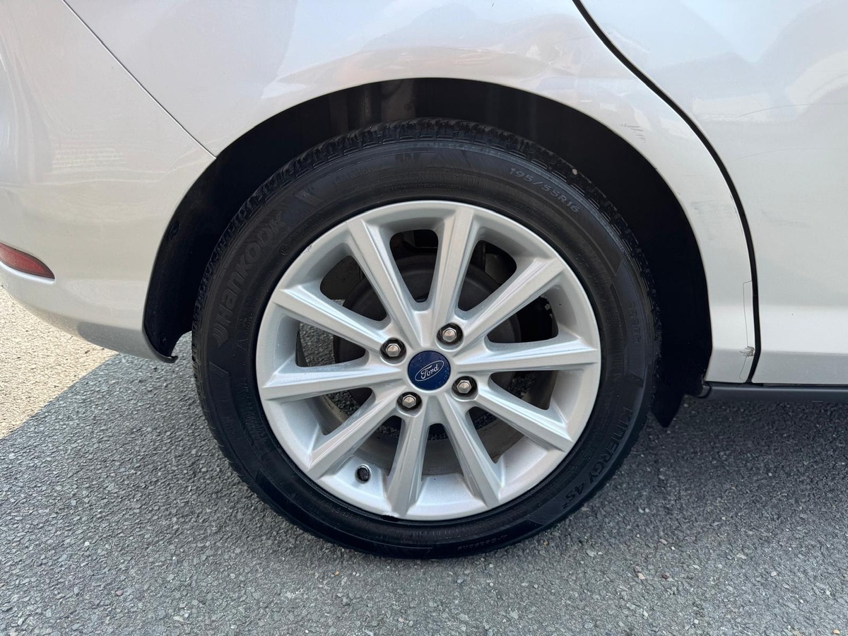 Ford B-max 1.0 ECOBOOST S&S  125 TITANIUM- DISTRIBUTION NEUVE
