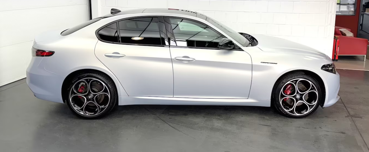 Alfa Romeo Giulia 2.0T 280ch Competizione Q4 AT8/Gris Panarea Mat/Harman-Kardon/Toit ouvrant