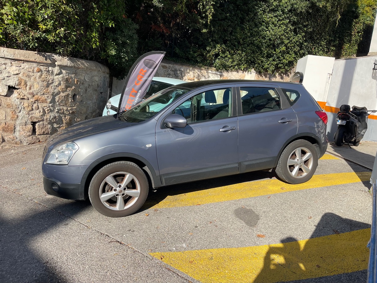 Nissan Qashqai 2.0 i 140 CV  All-Mode 4WD / Toit Panoramique / Boite Auto