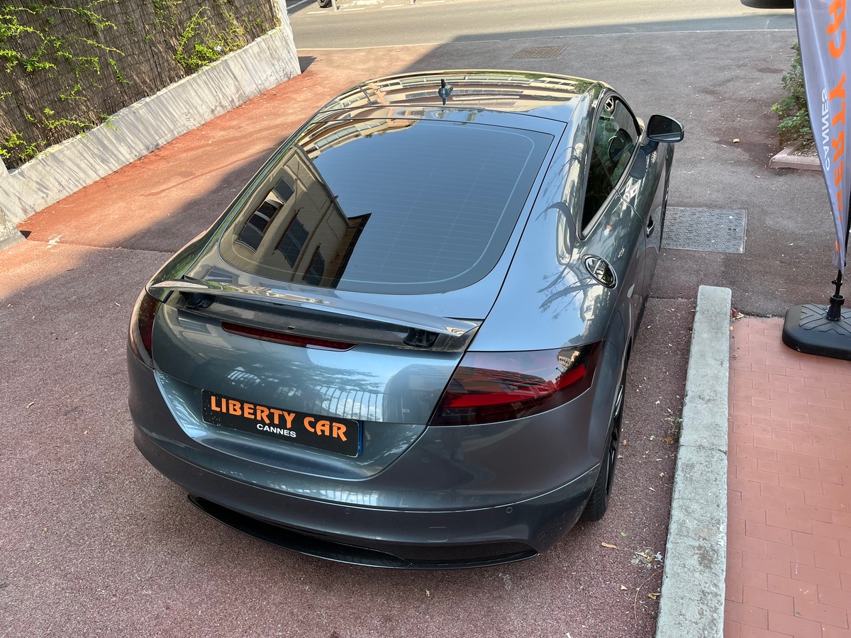 Audi TT 2.0 TFSI 200 cv / S line/  GPS / Jantes noires / Feux teintés  / intérieur cuir