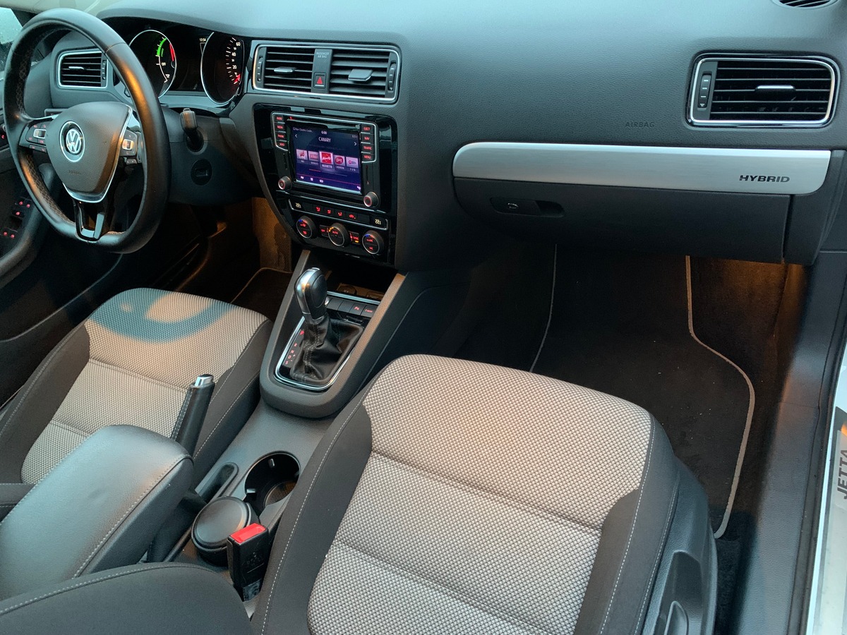 Volkswagen Jetta 170 ch | Carat | Régulateur vitesse | Radars stationnement | GPS | Kit mains libres