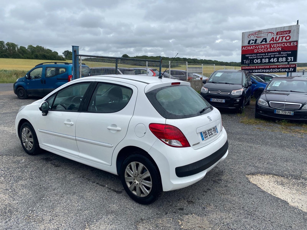 Peugeot 207+ 1.4 hdi 70cv 235075km de 12/2013