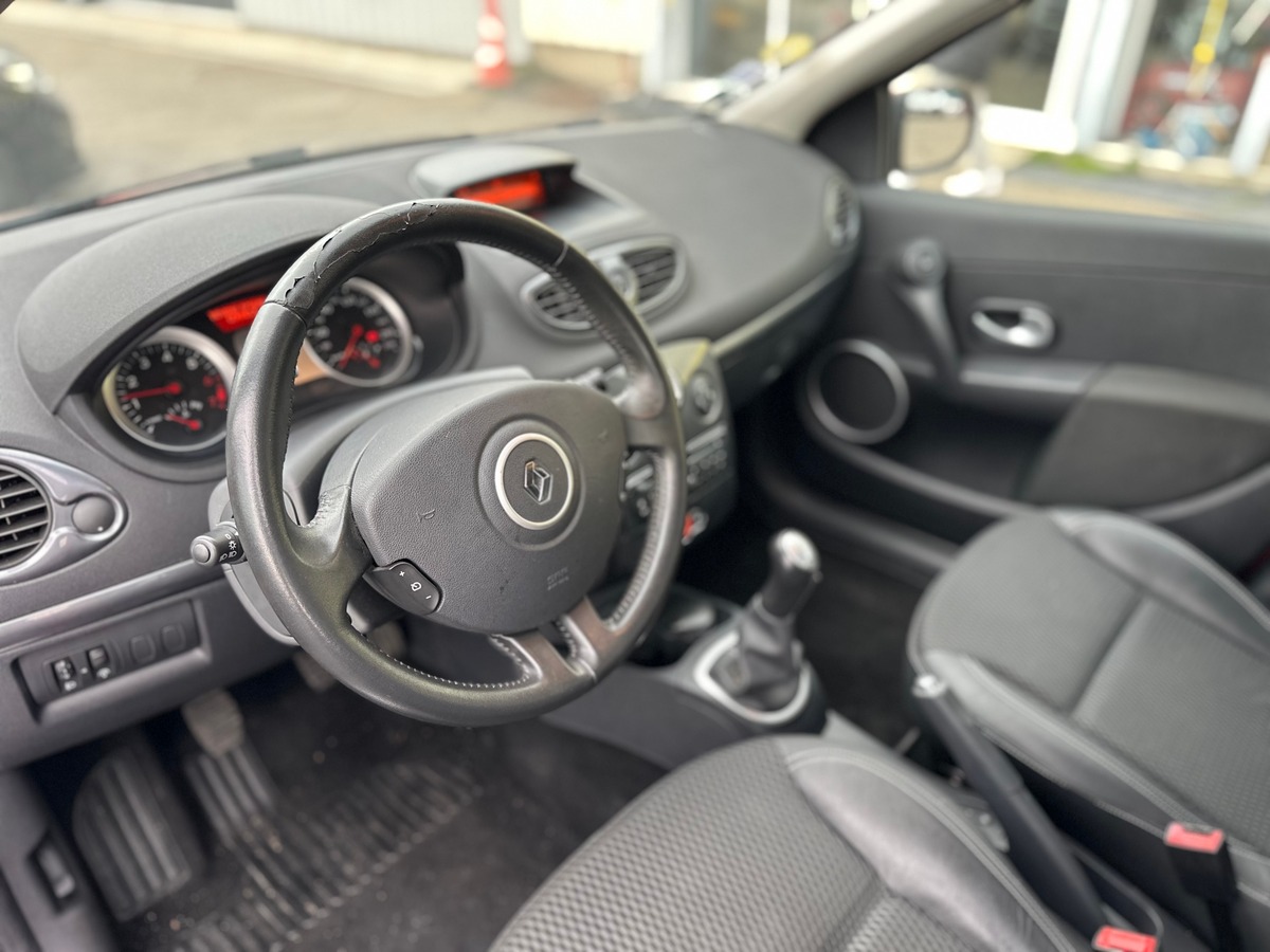 RENAULT Clio Phase 2 1.2 TCe 101 cv COURROIE OK  - RIEN A PREVOIR - CLIM AUTO - IDEAL JEUNE PERMIS