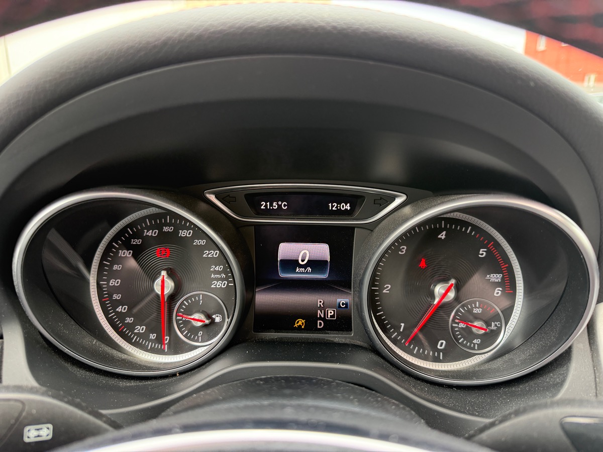 Mercedes-Benz CLA Shooting Brake 220 CDi 2.1 7G-DCT 177 cv, AMG line fascination, Toit ouvrant