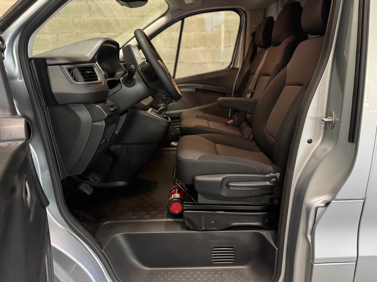 RENAULT Trafic L1H1 ADVANCED 3T Blue dci 150