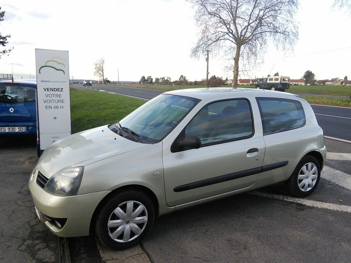 RENAULT Clio 1.2 75 Authentique DISTRIBUTION NEUVE