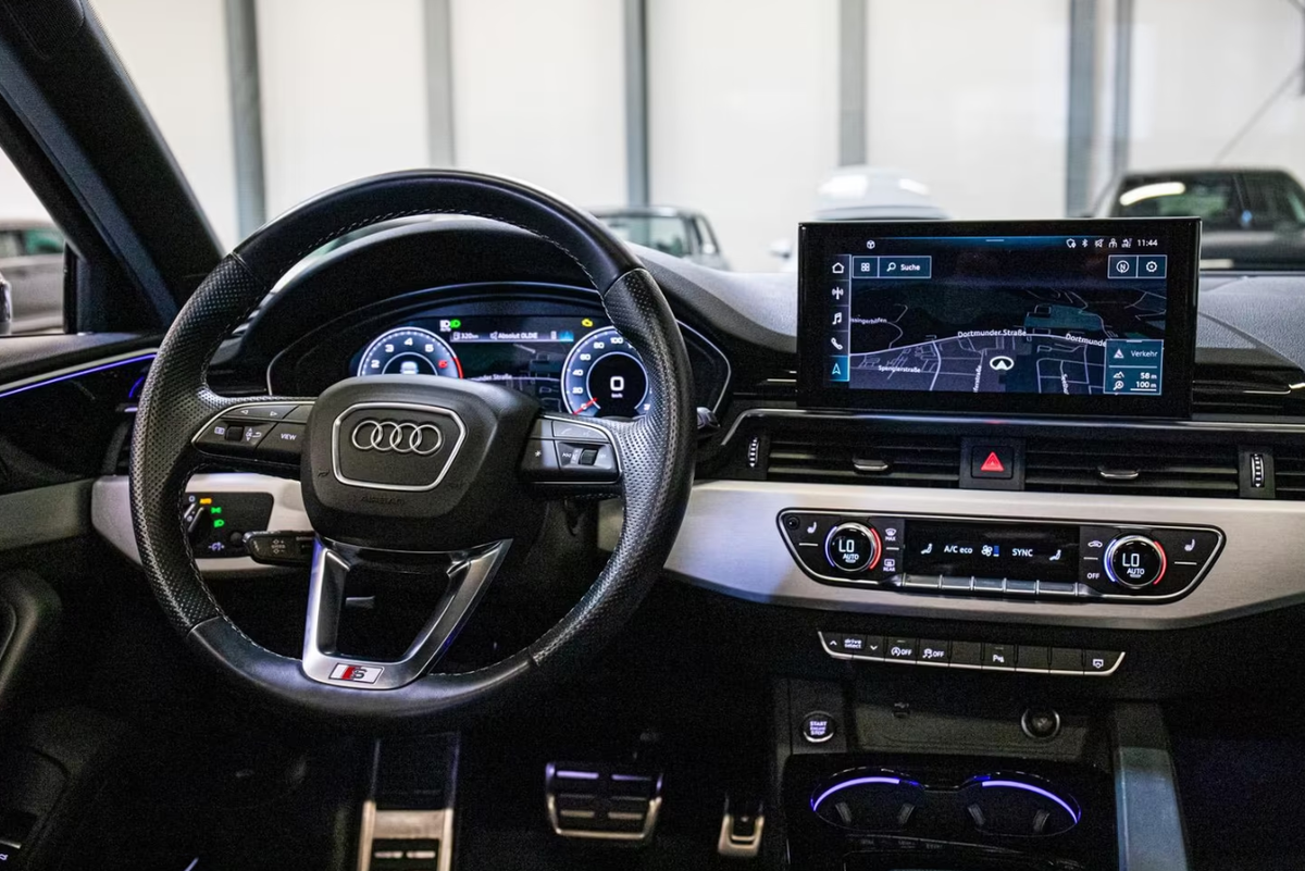Audi A4 Avant V 40 TFSI 204ch S line S tronic 7 Pack Competition Bang&Olufsen Toit ouvrant