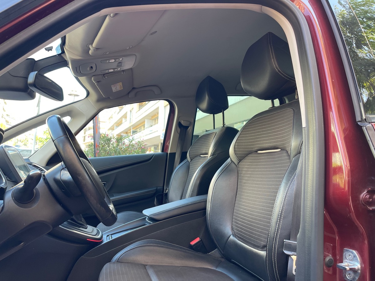 RENAULT Grand Scenic DCI 110 CV Phase 2 / 7 Places / 1er Main / Grand écran