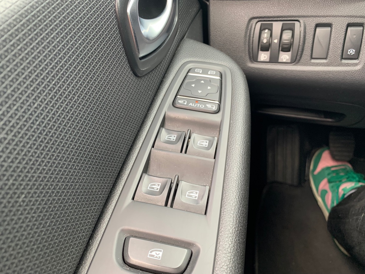 RENAULT Clio Estate 90 | Intens | Bluetooth | GPS | Phares antibrouillard LED |Jantes Alu | Attelage