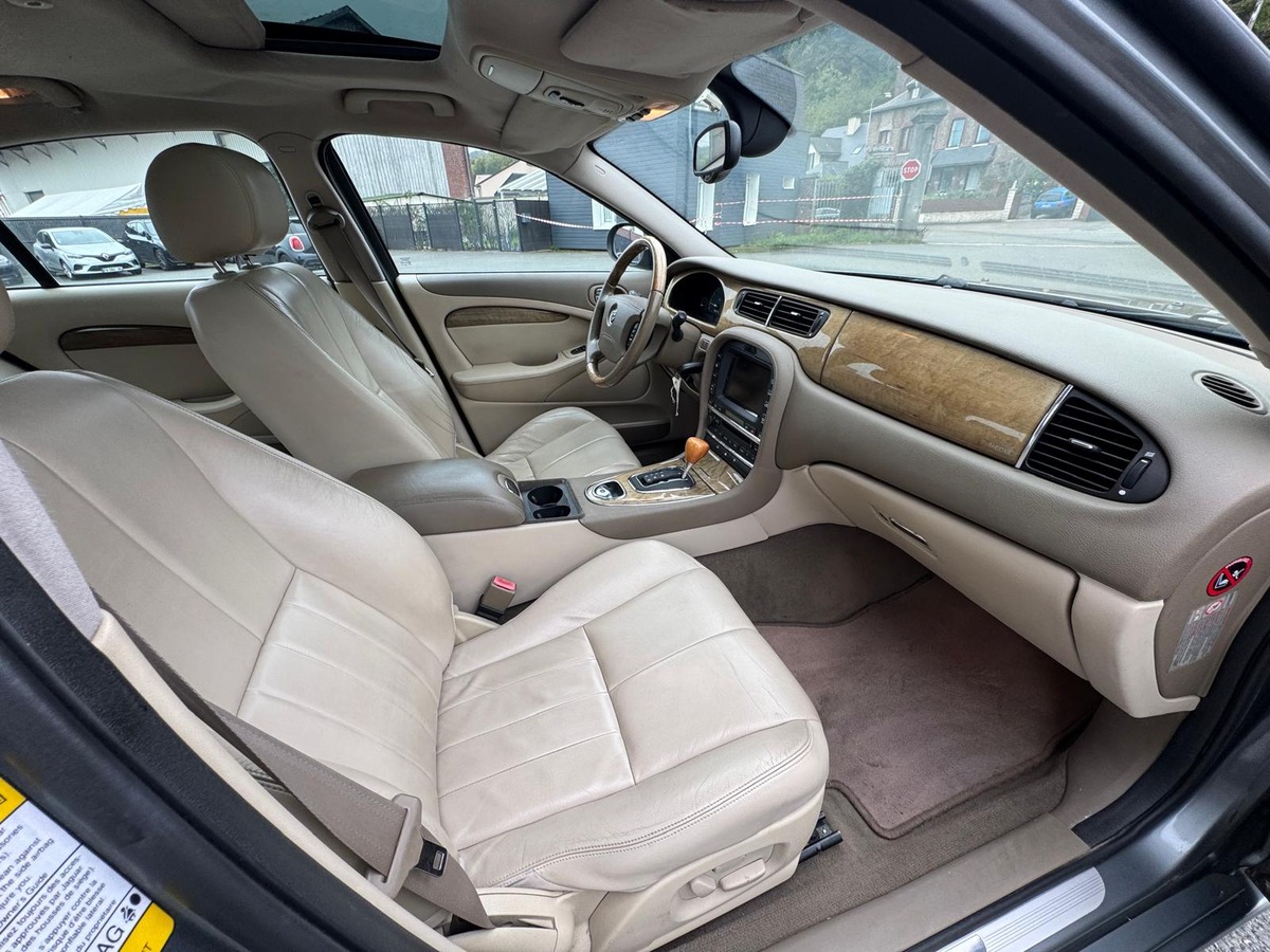 Jaguar S-Type 4.2 V8 Executive 298cv -Boite automatique