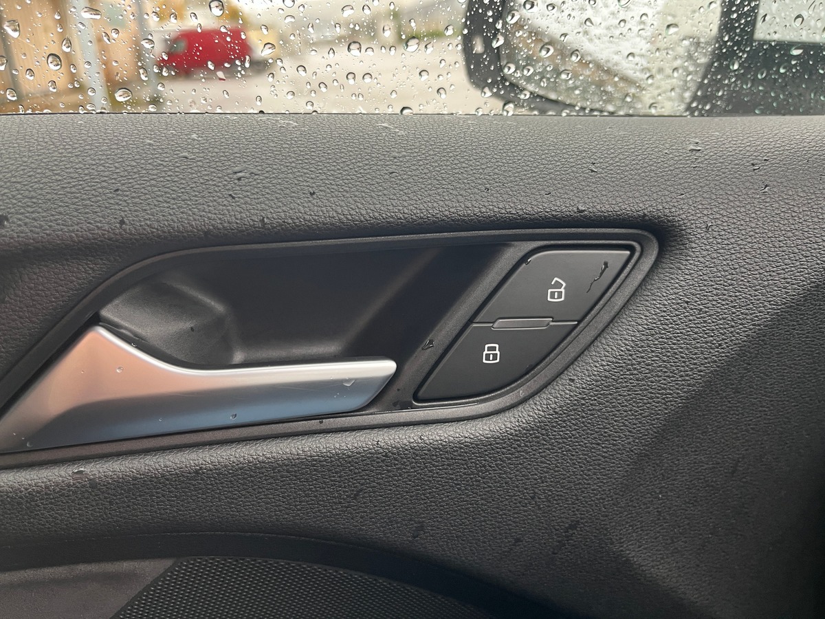 Audi A3 Berline 2.0 150ch BUSINESS DSG, SUIVI COMPLET, VIRTUAL COCKPIT, CAMERA, KEYLESS, REGULATEUR