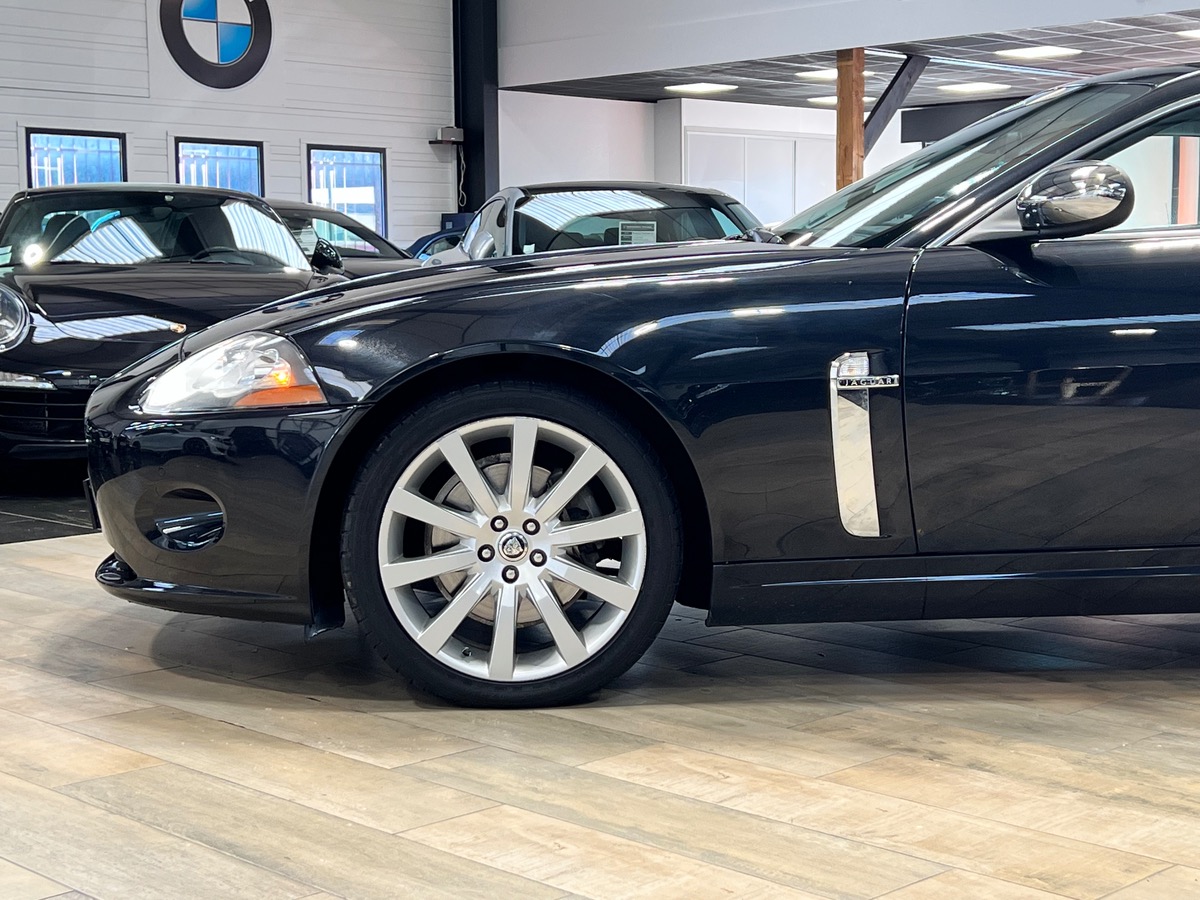 Jaguar XK Coupé Ph1 4.2 32V 298CV BVA z