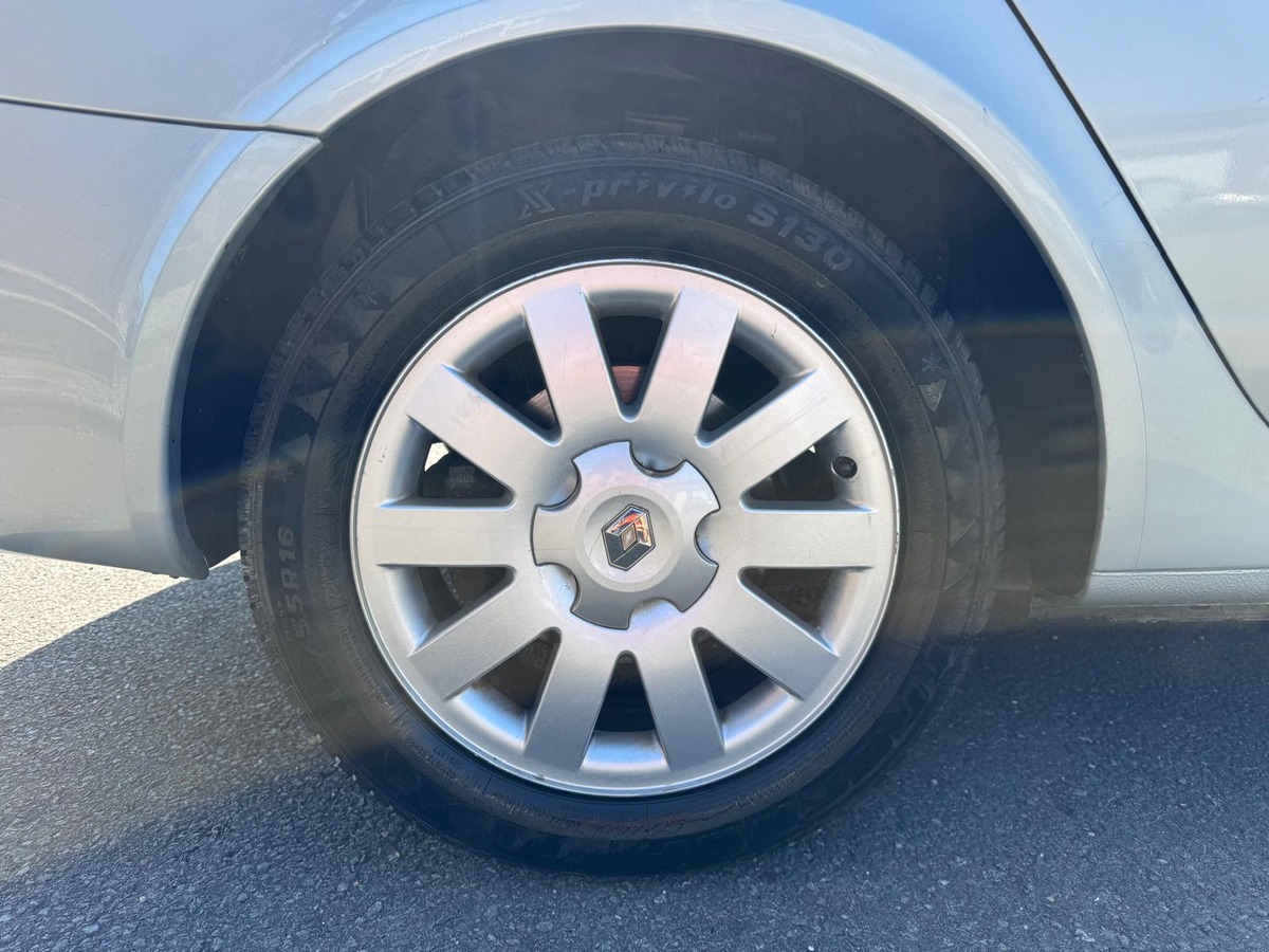 RENAULT Laguna 2.0 IDE 140 - BREAK PRIVILEGE - DISTRIBUTION NEUVE - GARANTIE