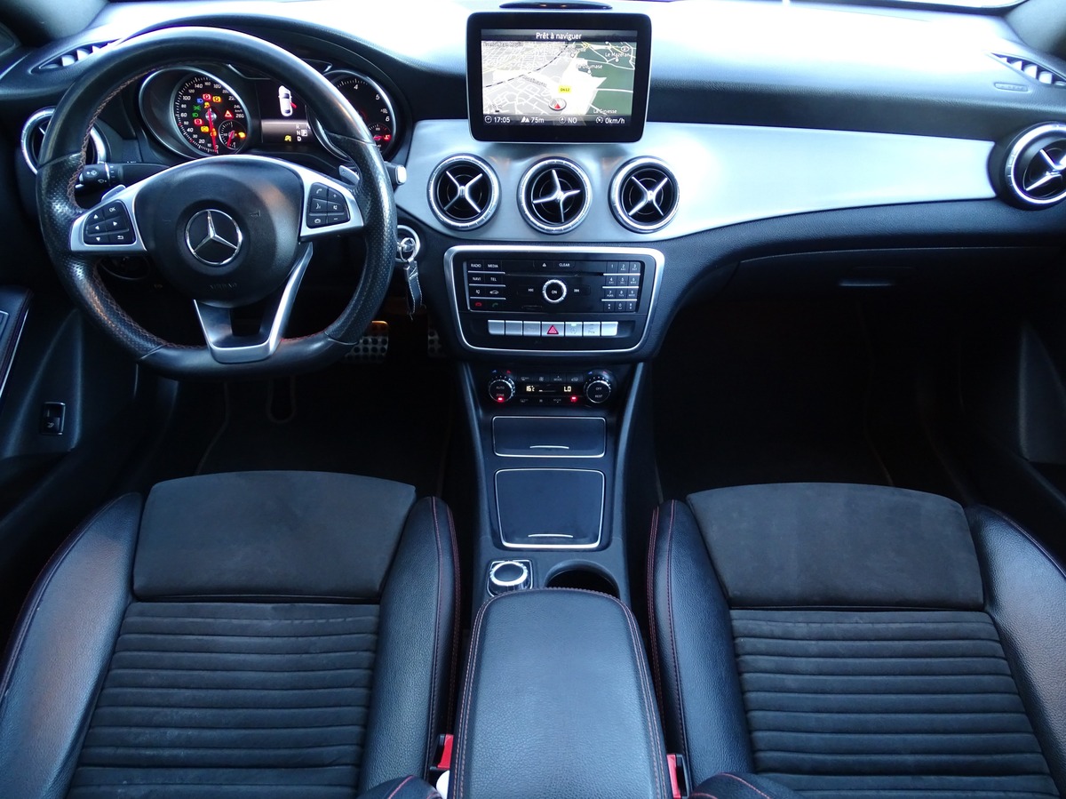 Mercedes-Benz CLA (2) 220D 177 Ch FASCINATION AMG 7G-DCT - Toit Panoramique / Sièges électriques