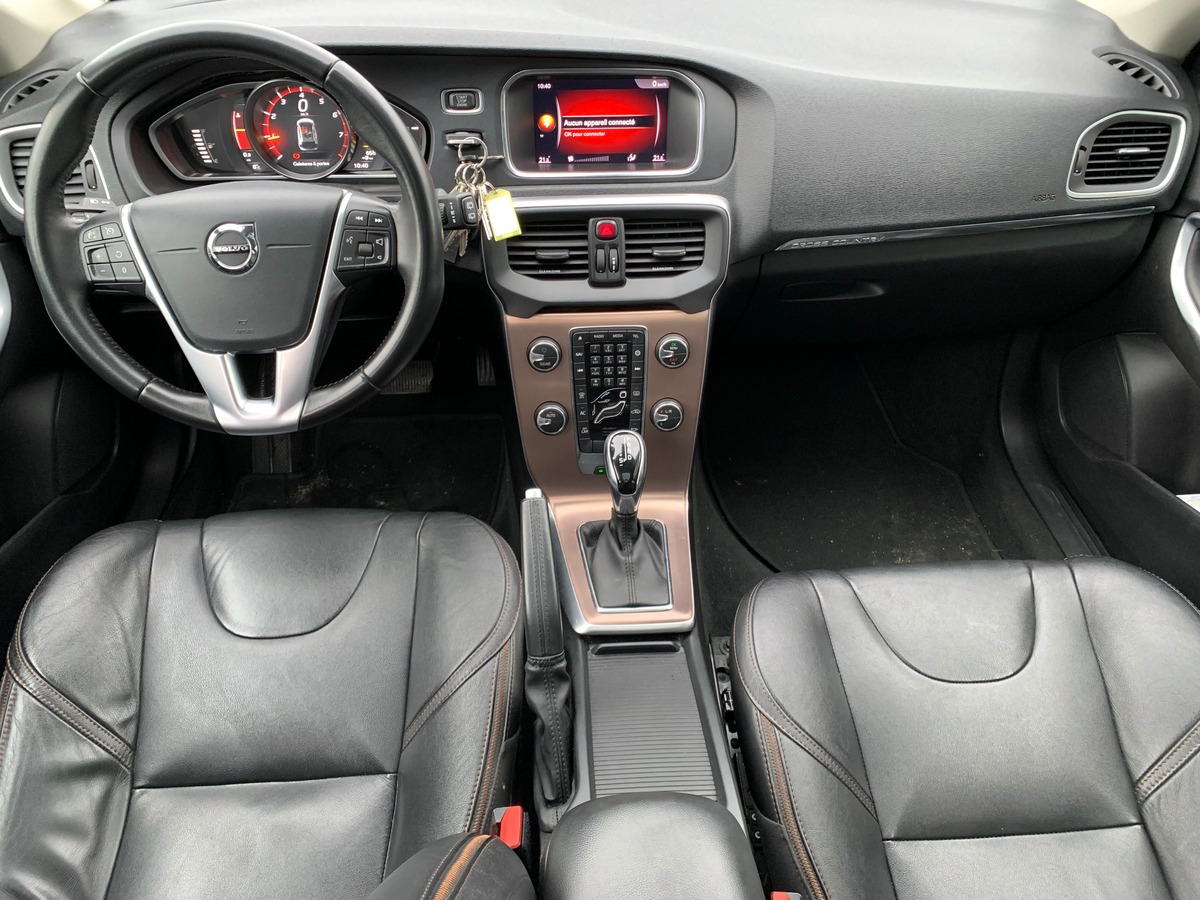 Volvo V40 Cross Country 150 ch | Toit panoramique | Cuir | GPS | Régulateur de vitesse