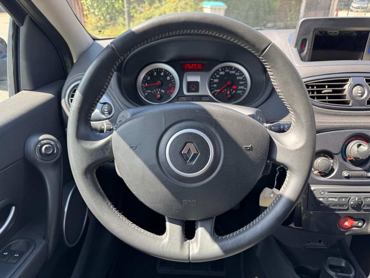 RENAULT Clio III 1.2 75ch 5portes Edition 20 ans - Garantie
