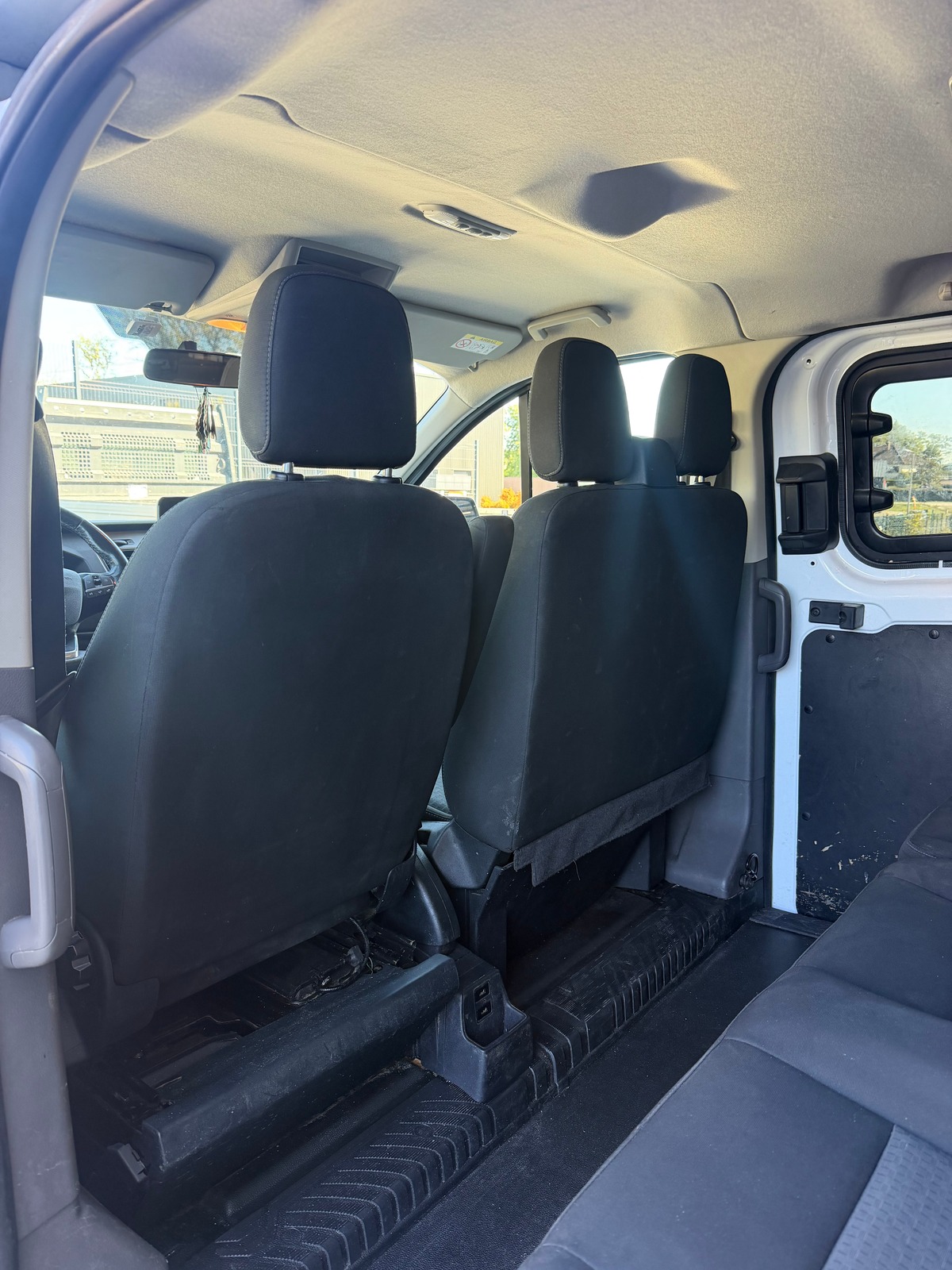 Ford TRANSIT CUSTOM 2.0 ECOBLUE 130 CH - 9 PLACES - ATTELAGE