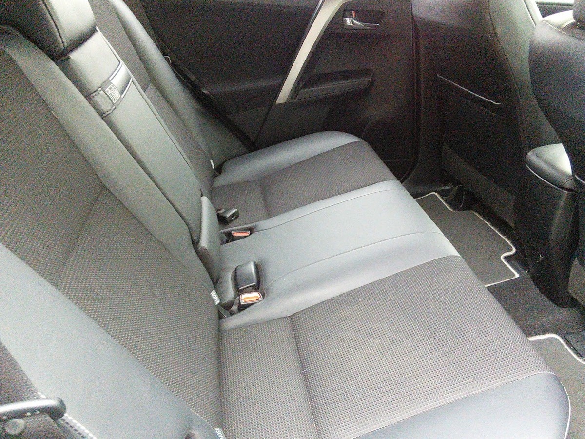 Toyota RAV4 2.5 VVTi 197 HYBRIDE DESIGN 2WD E-CVT 155 cv Boîte auto