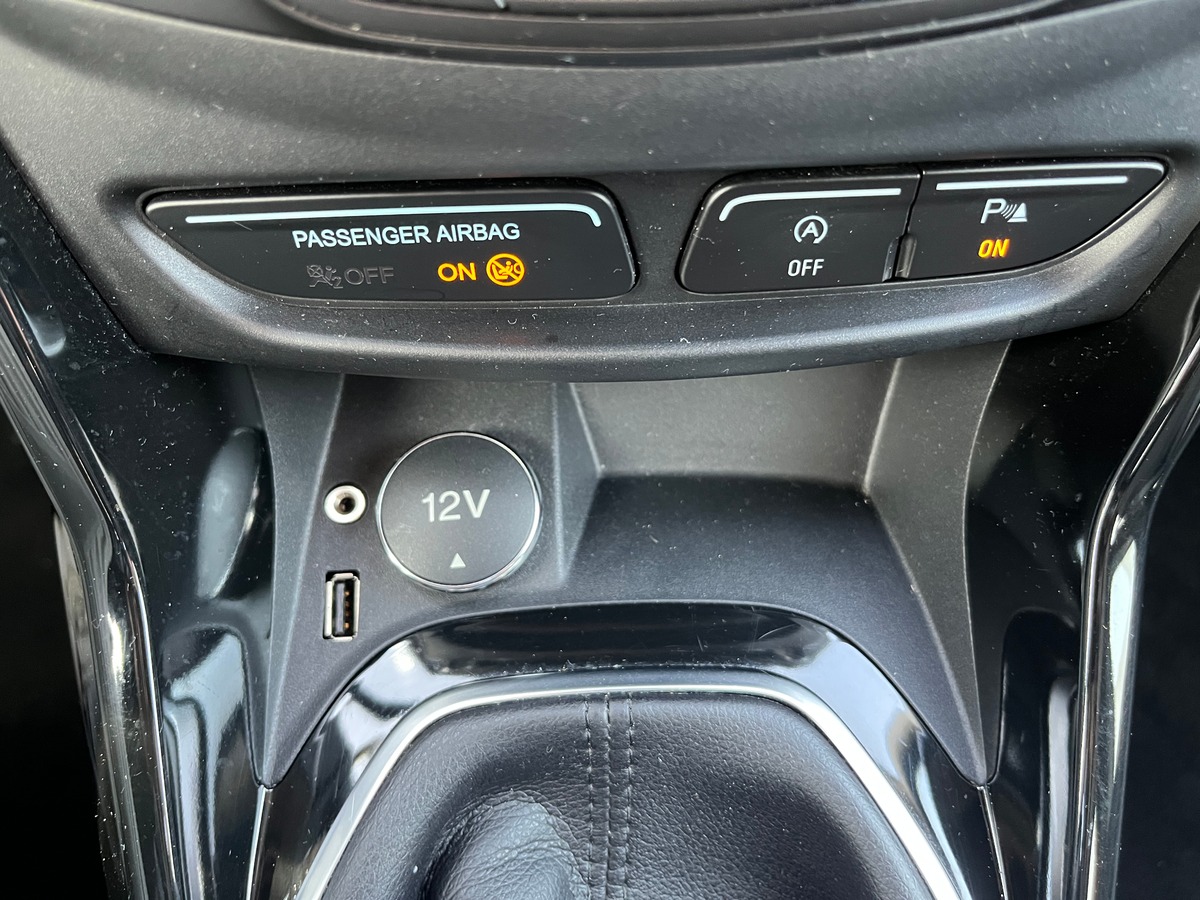 Ford BMAX 1.0 125ch TITANIUM, CAMERA, GPS, SIEGES CHAUFFANT, RADAR AVANT/ARRIERE