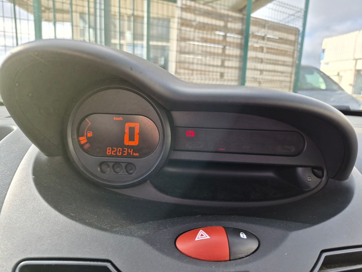 RENAULT Twingo II 1.2 60