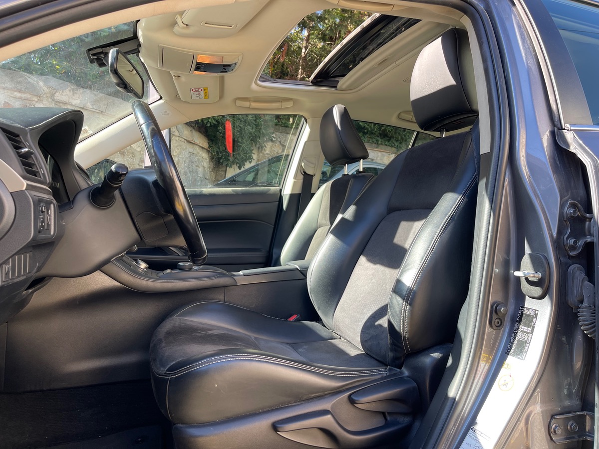 Lexus CT200H 200 H 1.8 VVT-i 136 CV Sport Design / Jantes Noires / Toit Ouvrant / Caméra de recul