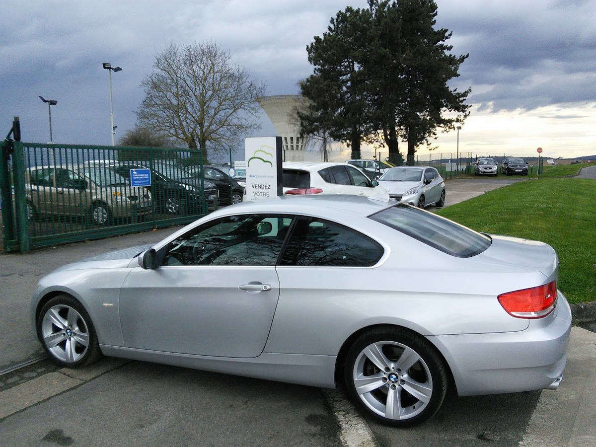 Bmw Série 3 325d 2.0  bva 197 CV sport design Origine française