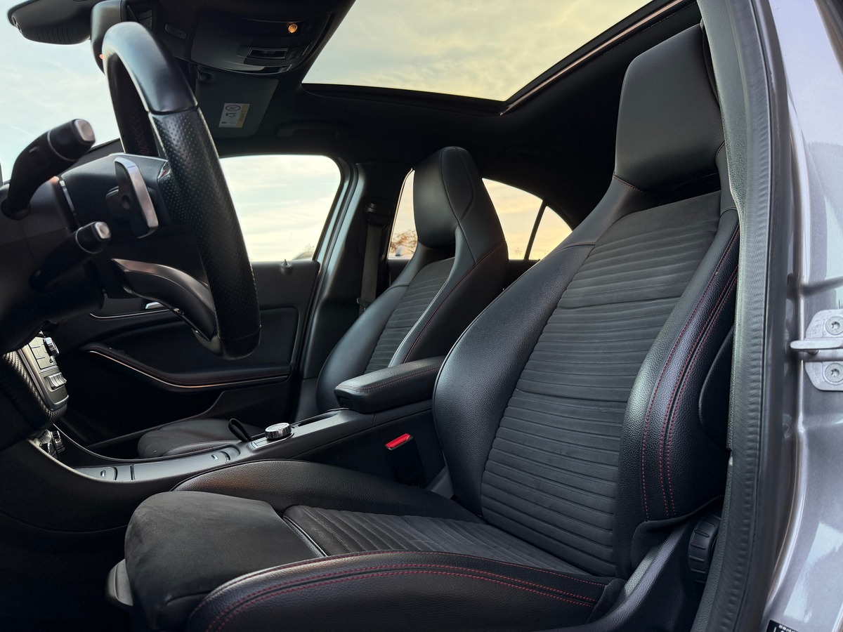 Mercedes-Benz Classe A 180 d Pack AMG Fascination 1.5 d 7G-DCT 110 cv
