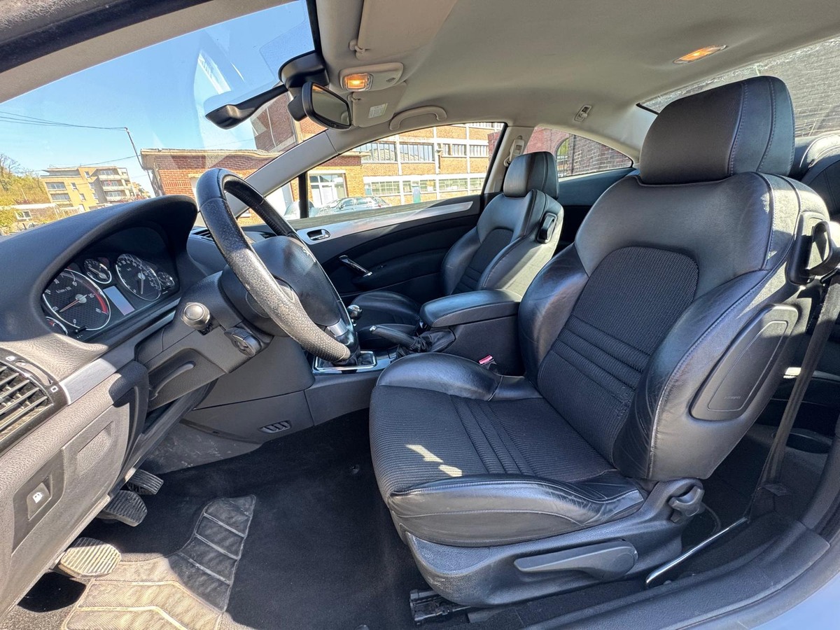 Peugeot 407 Coupe 2.0 HDI 135ch Elixir