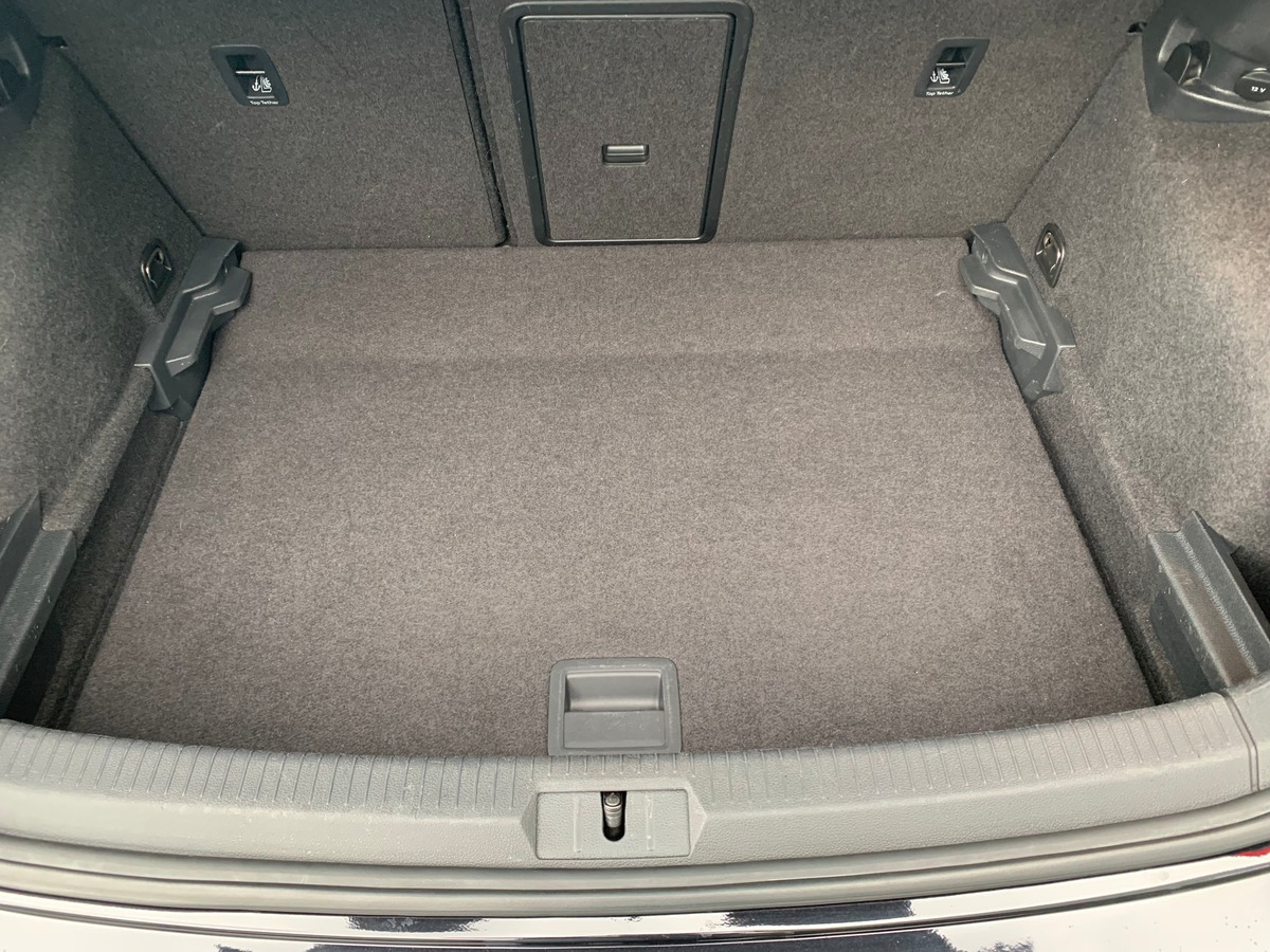 Volkswagen Golf 125 | Sound | Caméra recul | Régulateur | GPS | Apple car play | Attelage amovible