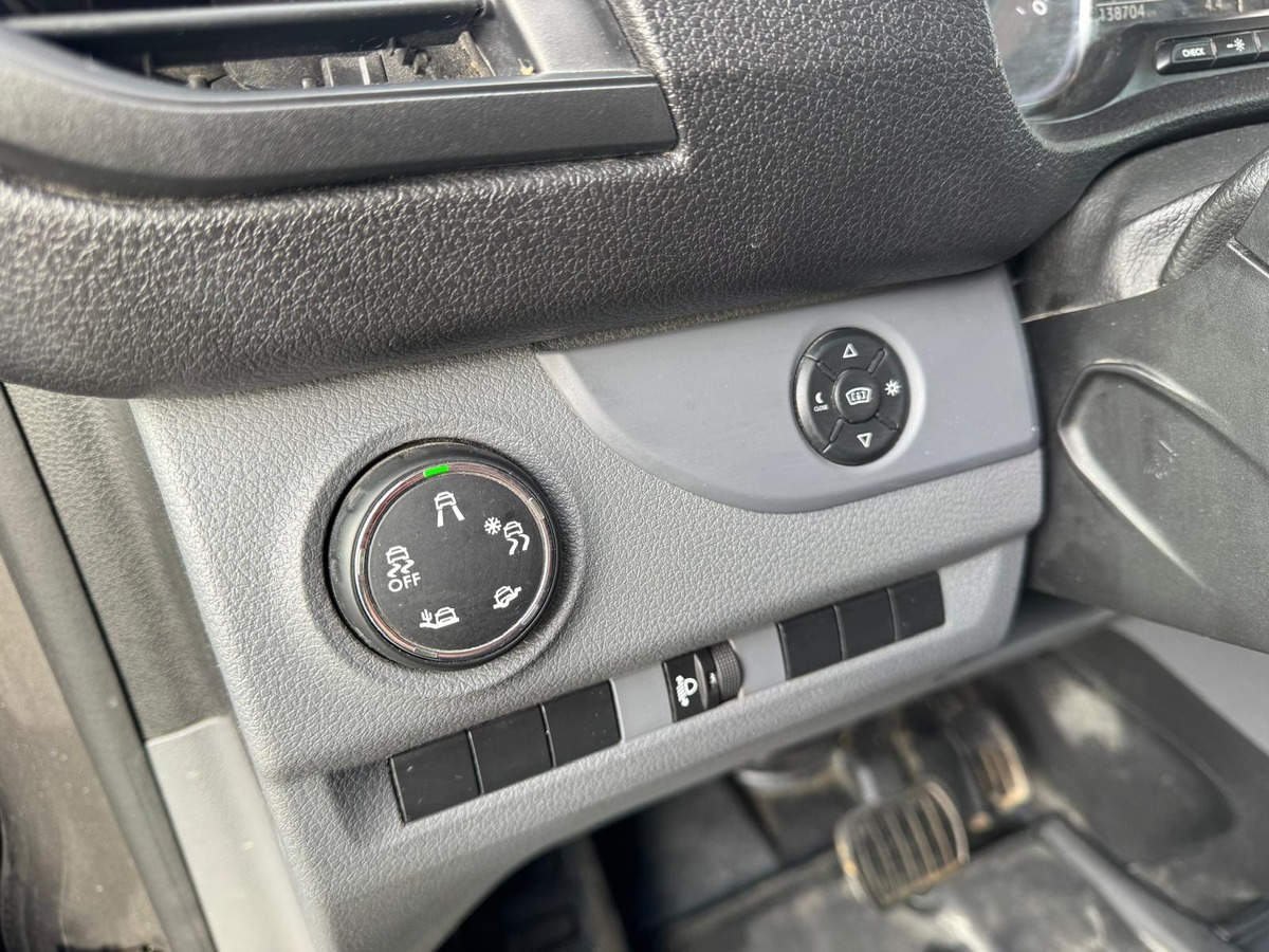 Peugeot Expert 2.0 blue-hdi 177cv EAT8 Fourgon Long - Première main