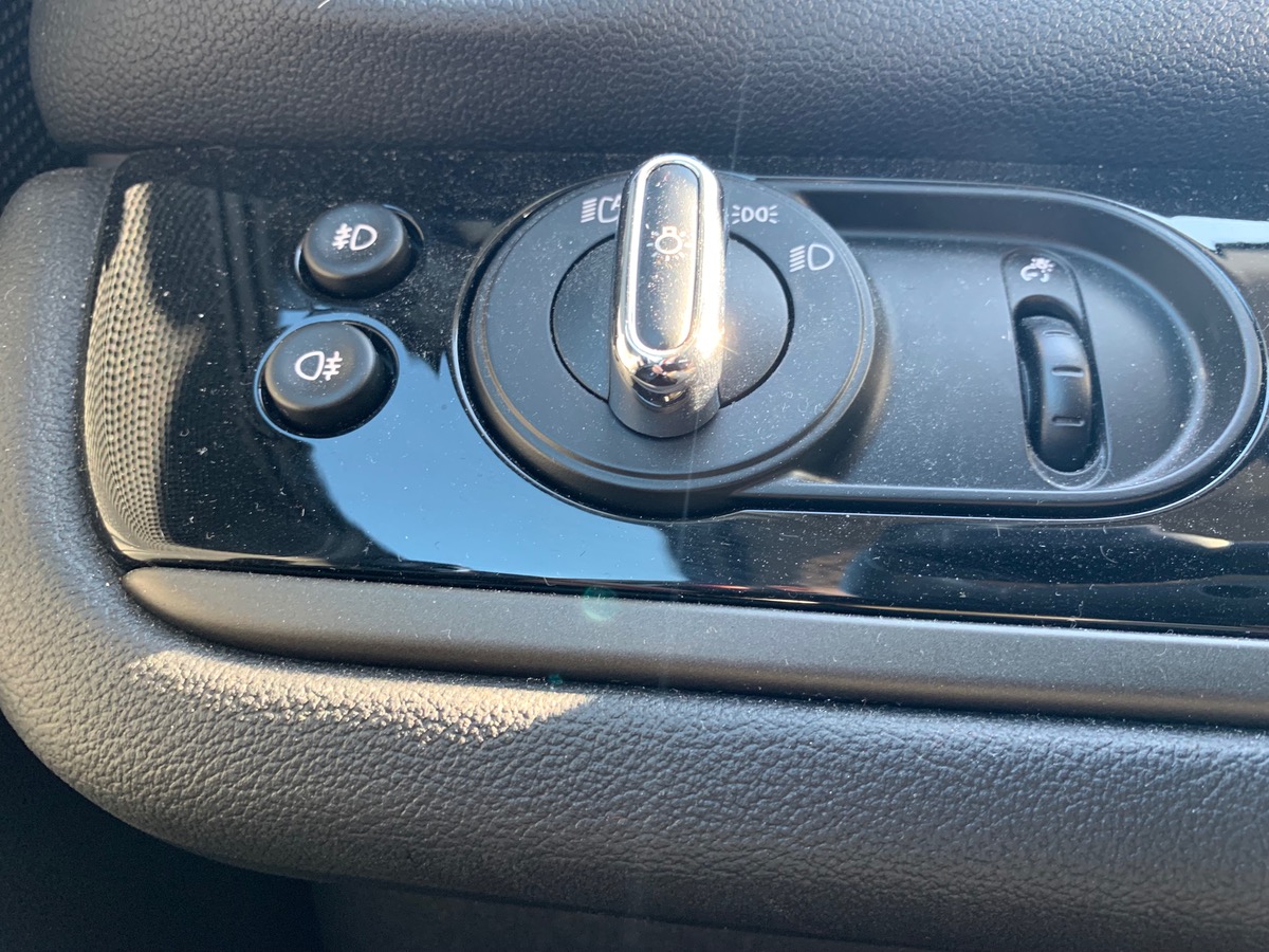 Mini Countryman 136 ch | Cooper Essential | Radars de stationnement avant / arrière | JA 18" design