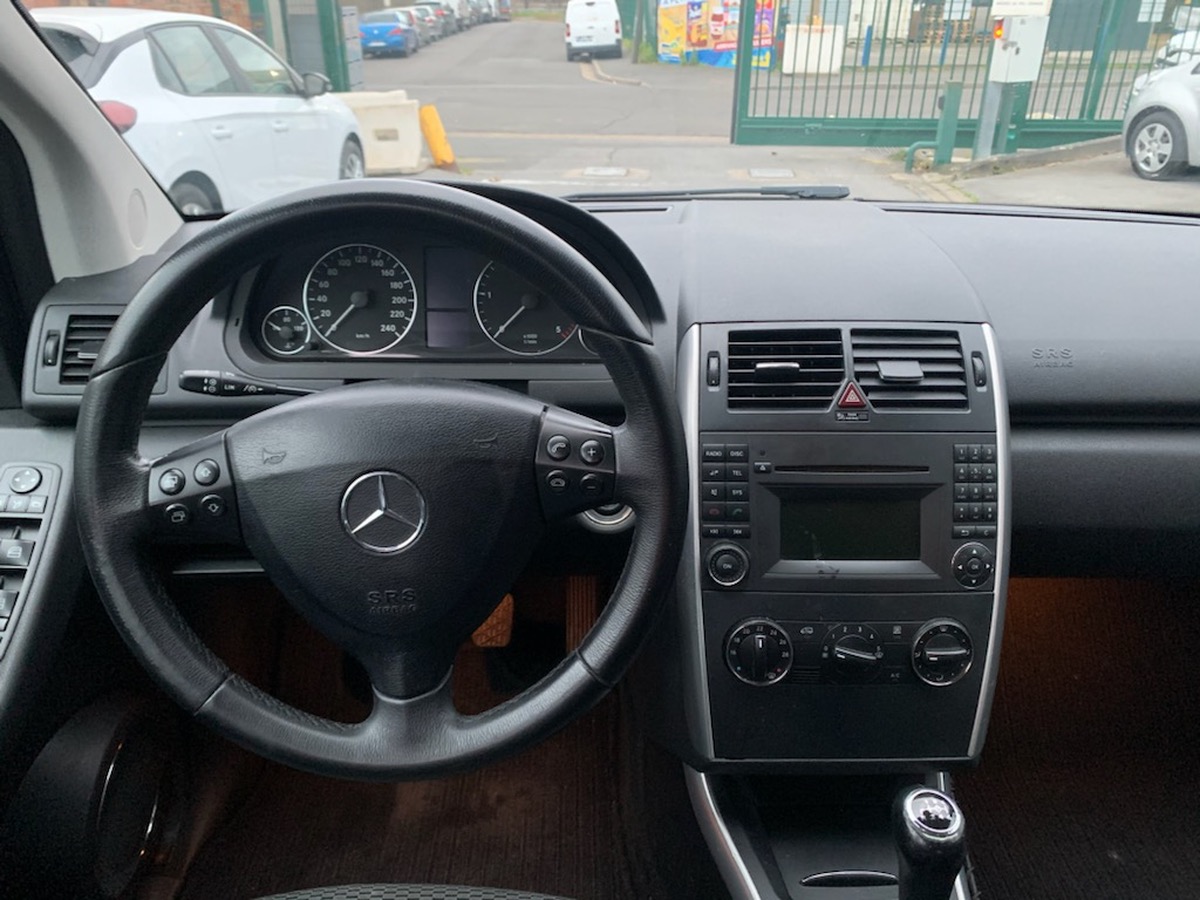 Mercedes-Benz Classe A 180 CDI AVANGARDE 4XCARTEs
