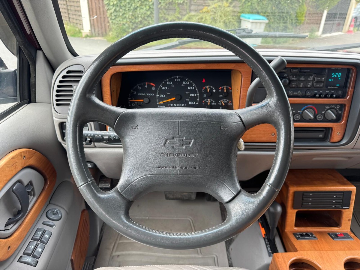 Chevrolet Suburban STARCRAFT 1500 5.7 V8 250cv 7 places