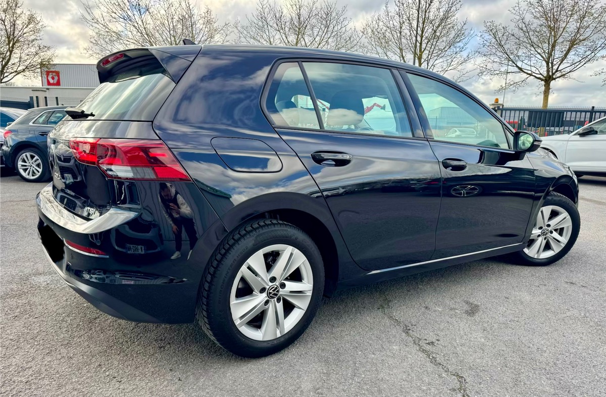 Volkswagen Golf 1.0 eTSI 110 DSG7 Life Business