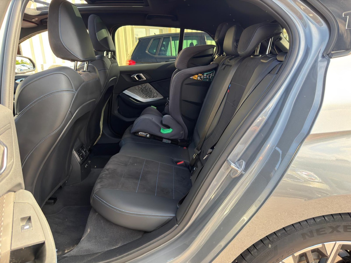 Bmw Série 1 120 iA Msport / Toit panoramique / Attelage / CarPlay / Caméra de recul