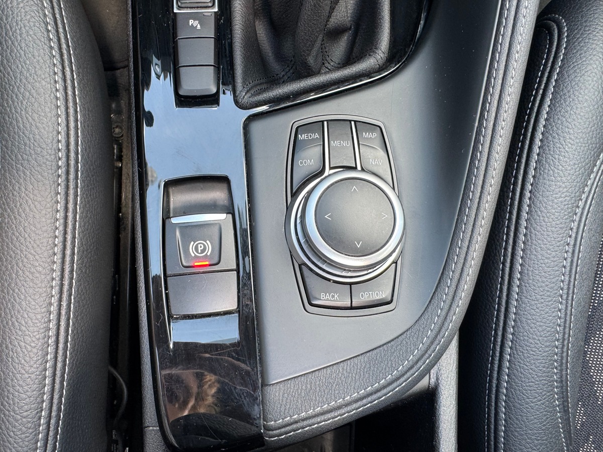 Bmw X1 116 | X-Line sDrive | Toit panoramique | Caméra recul | Régulateur vitesse | Siéges chauffant