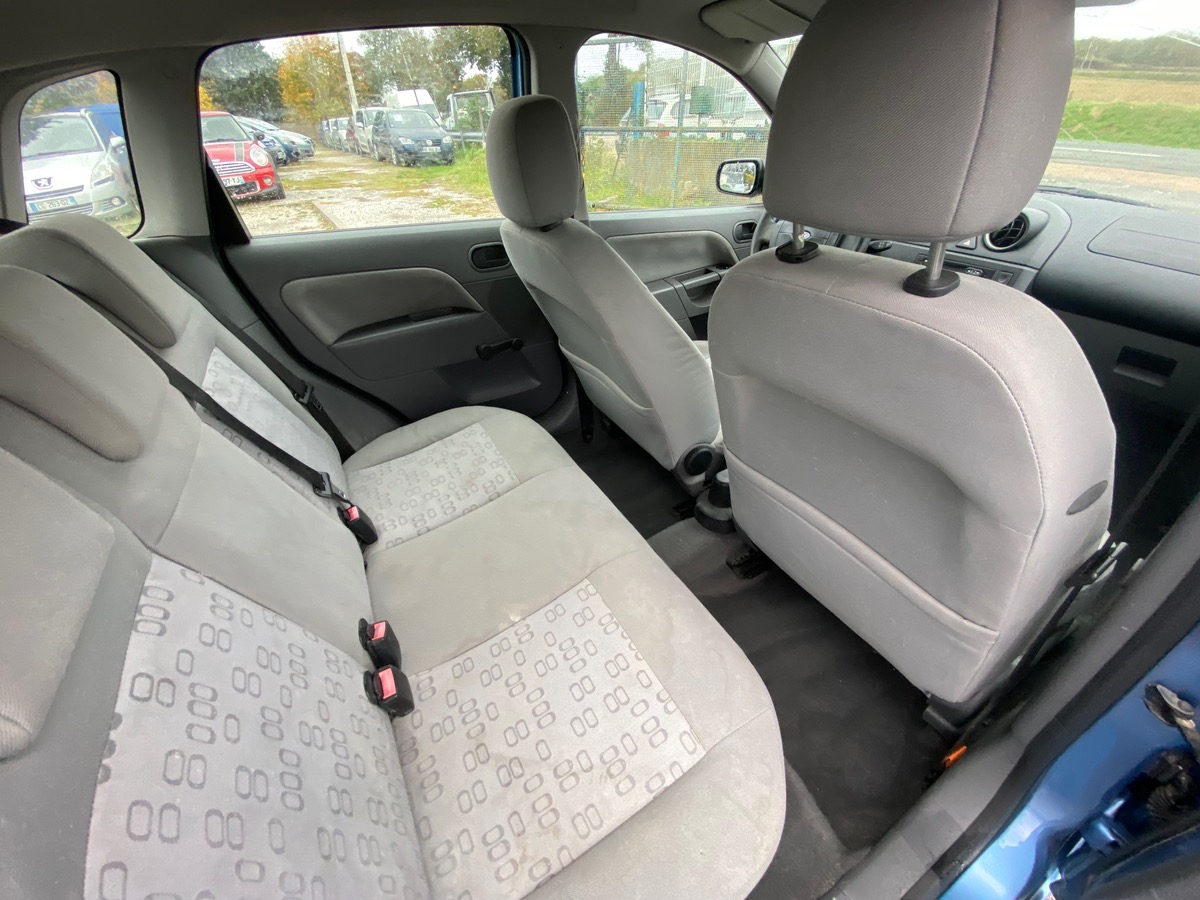 Ford Fiesta 1.4 tdci 70cv petit prix garantie 3 mois 