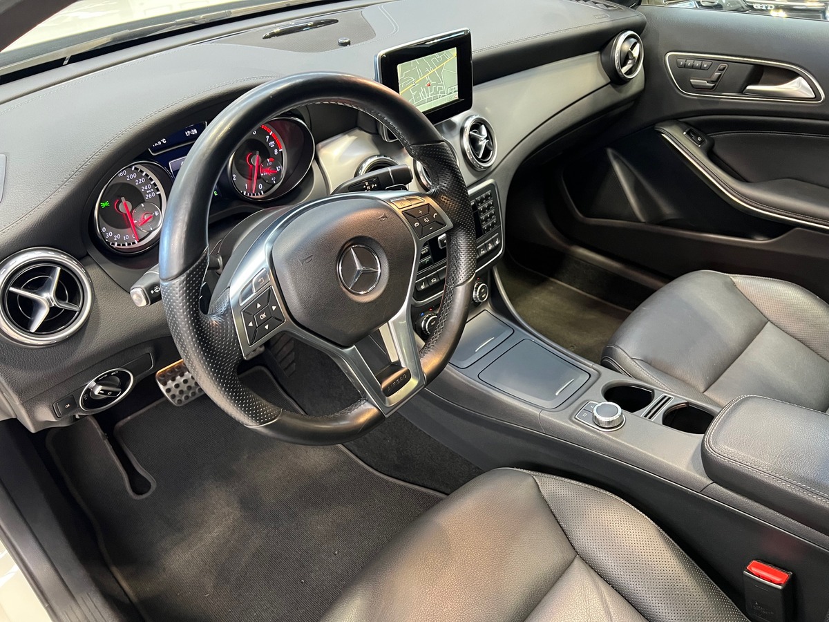 Mercedes-Benz Classe GLA 250 i 211 FASCINATION AMG 4MATIC 7G-DCT