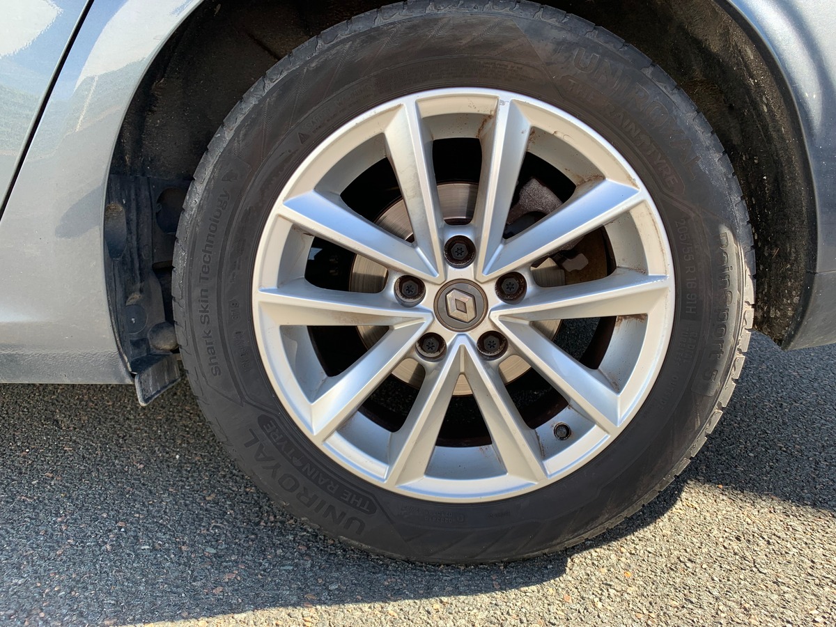 RENAULT Megane IV 110 ch | Business | Régulateur de vitesse | GPS | Boite automatique | Roue secours