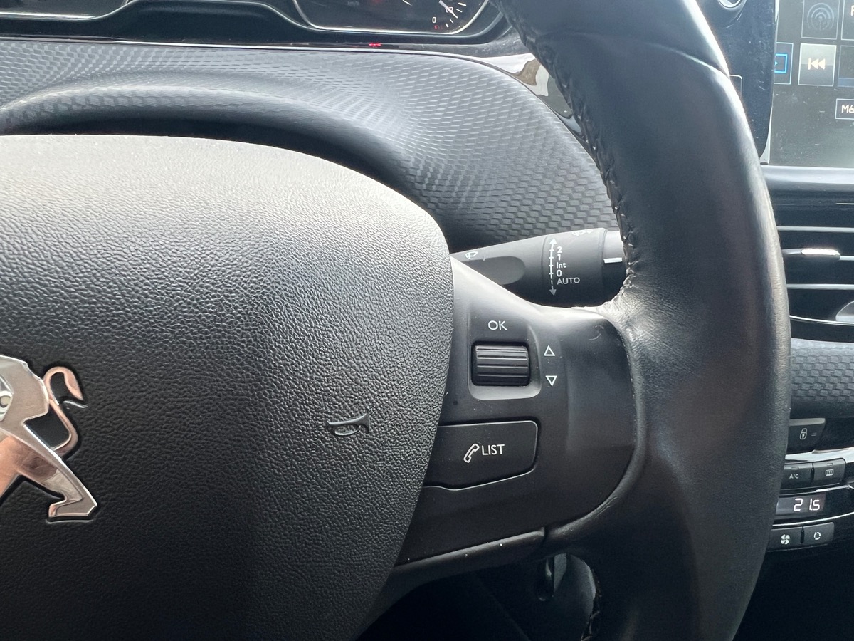 Peugeot 208 Phase 2 Allure 1.2 Puretech 110