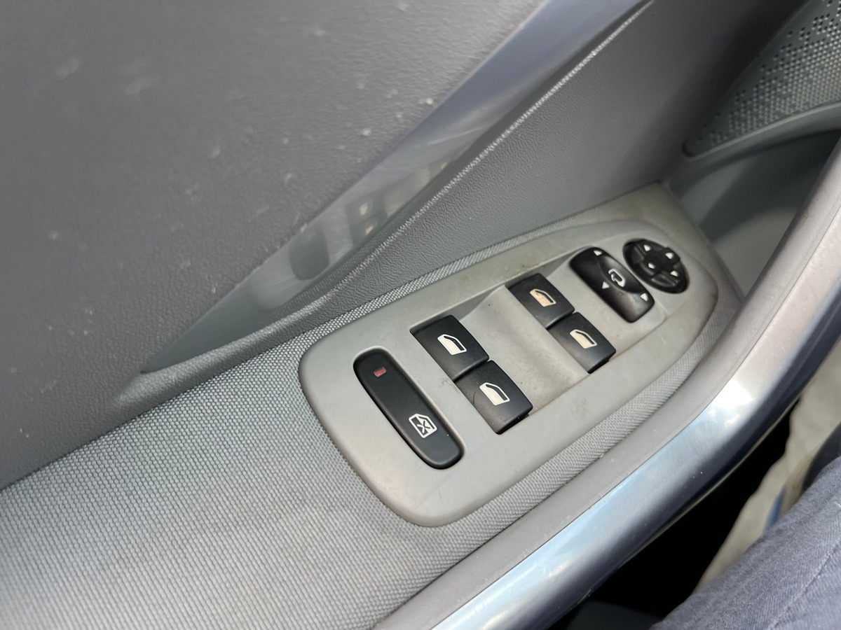 Peugeot 208 5 Portes 1.2 VTi 82 ch