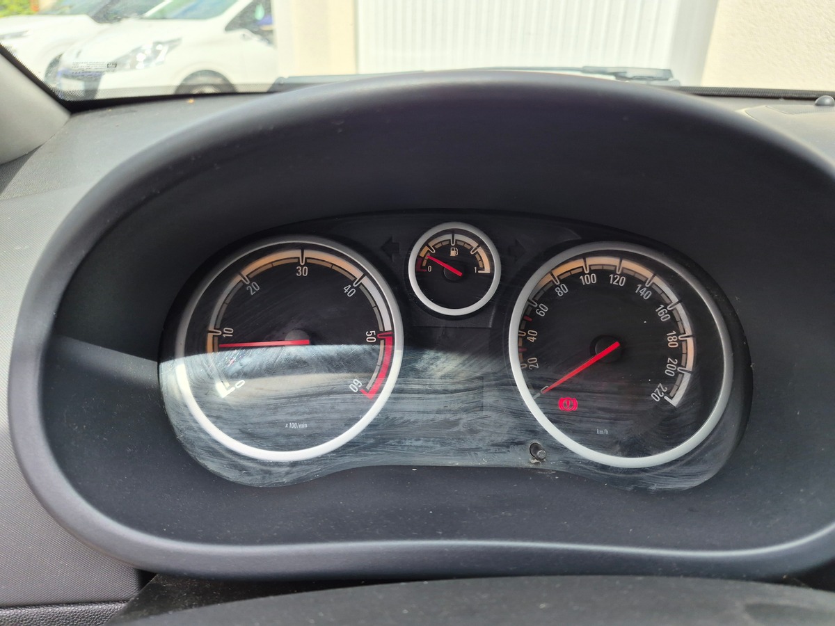 Opel Corsa 1.3 cdti 75 ch Enjoy