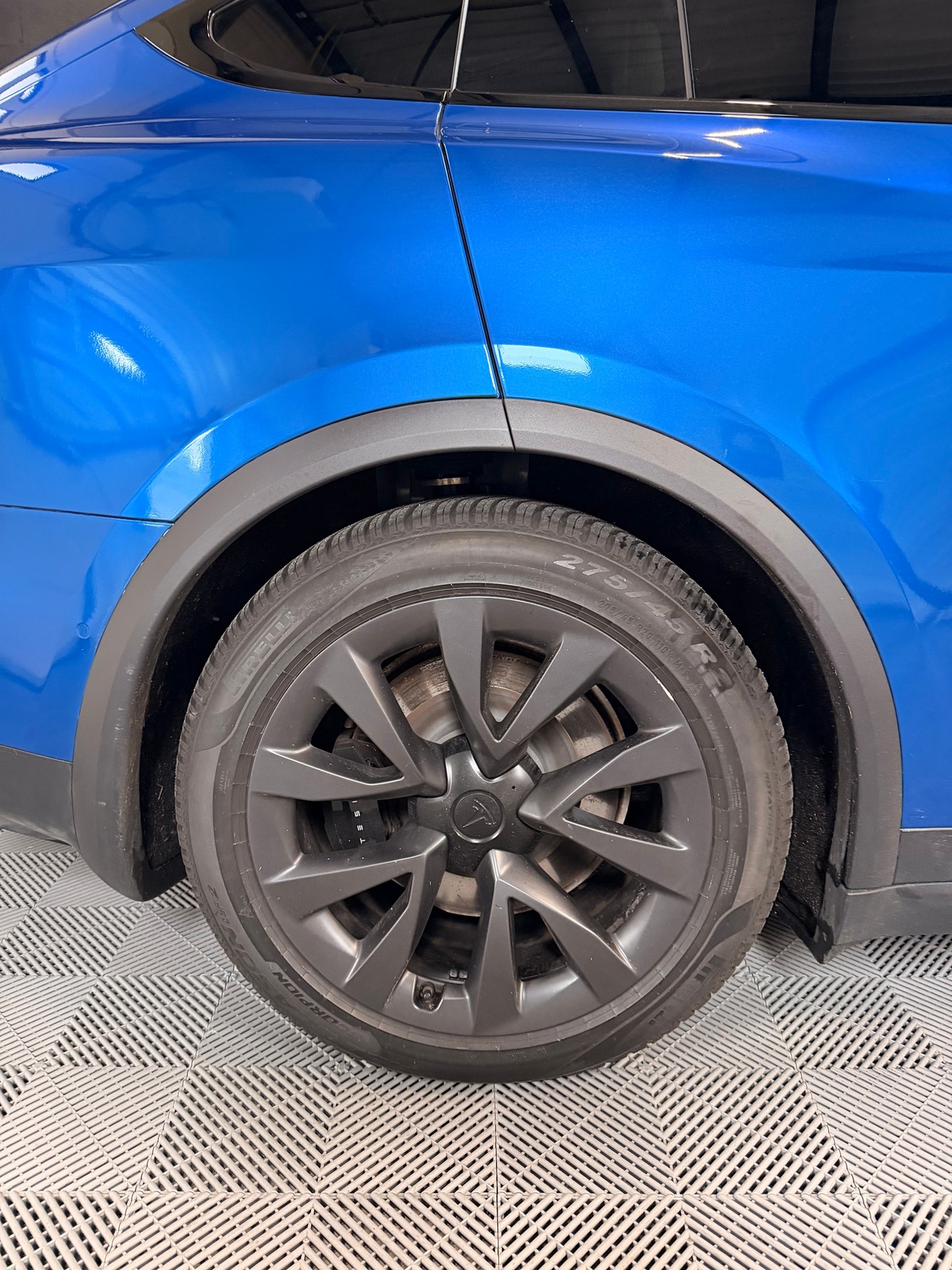 Tesla Model X PLAID 1020 CH