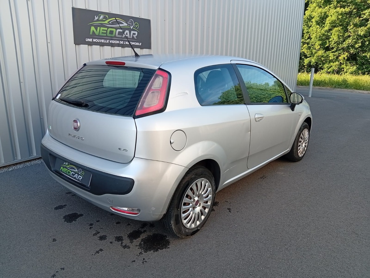 Fiat Punto evo 1.2 Essence / Première main / Distribution , Freins avants et révision Neufs