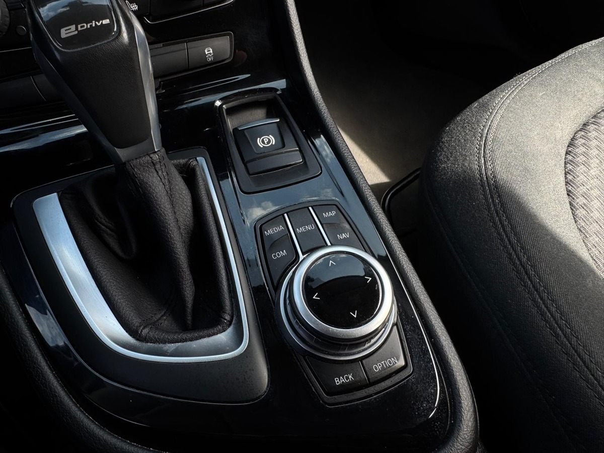 Bmw Série 2 Active tourer 225 xeA Lounge BVA
