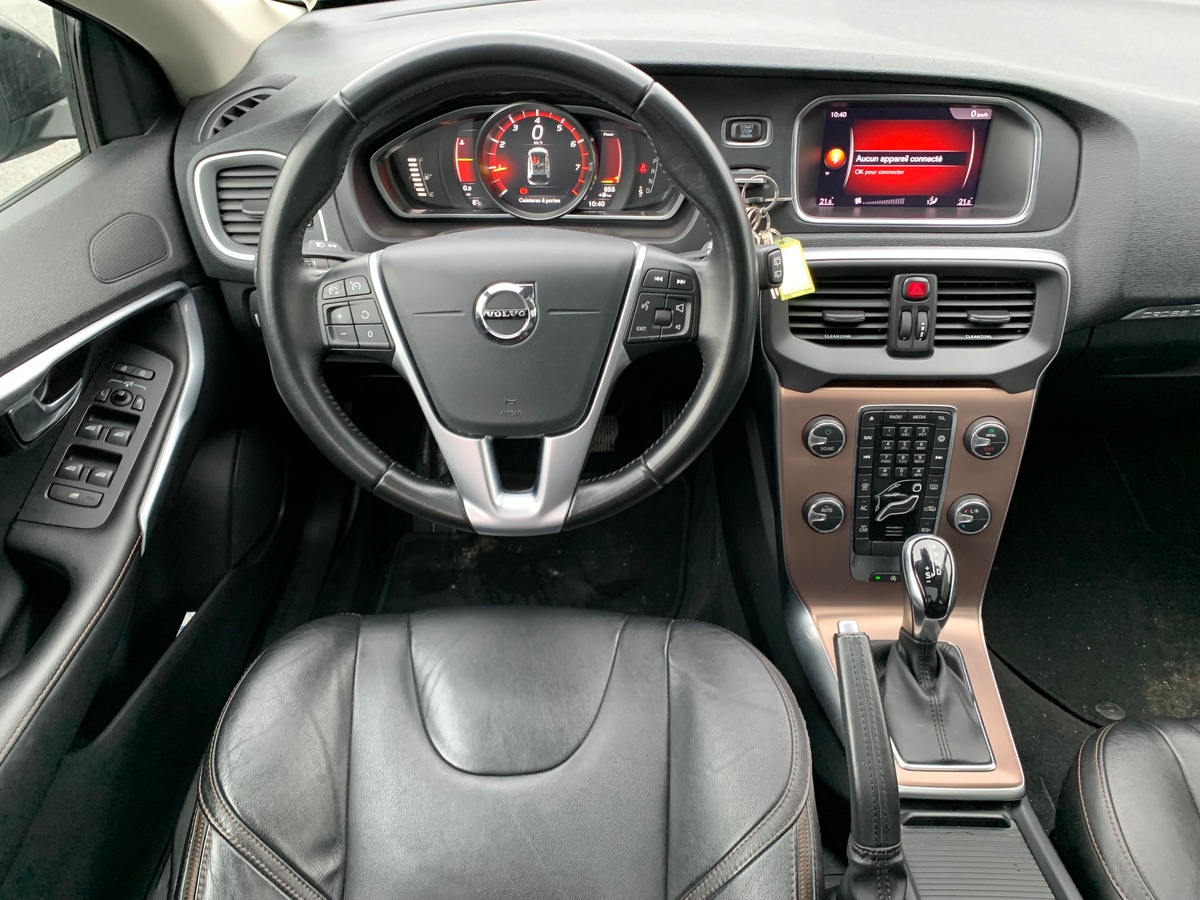 Volvo V40 Cross Country 150 ch | Toit panoramique | Cuir | GPS | Régulateur de vitesse