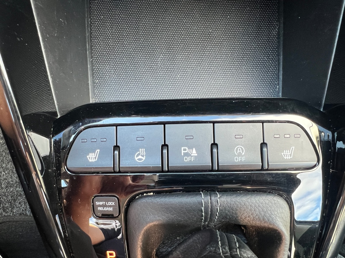 Kia Stonic Premium T-GDI 120cv DCT7, SUIVI COMPLET KIA, SIEGES CHAUFFANTS, CARPLAY